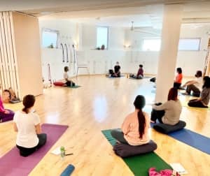 clase de pilates para embarazadas en City Yoga Madrid